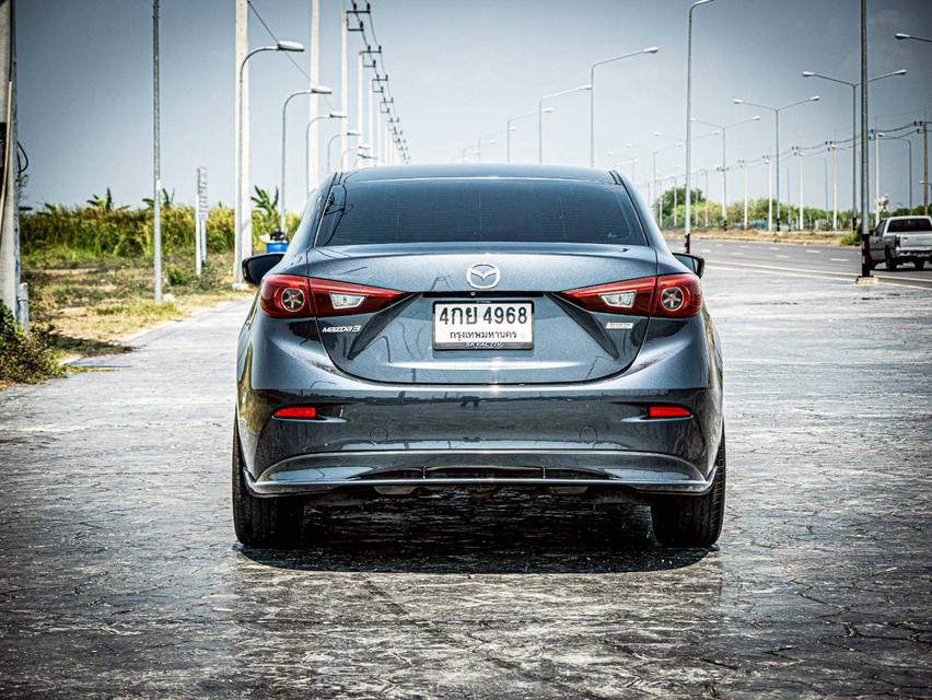 Mazda3 2.0 SP ปี 2015 สีเทา ตัวท๊อป รถสวยสภาพดี 6