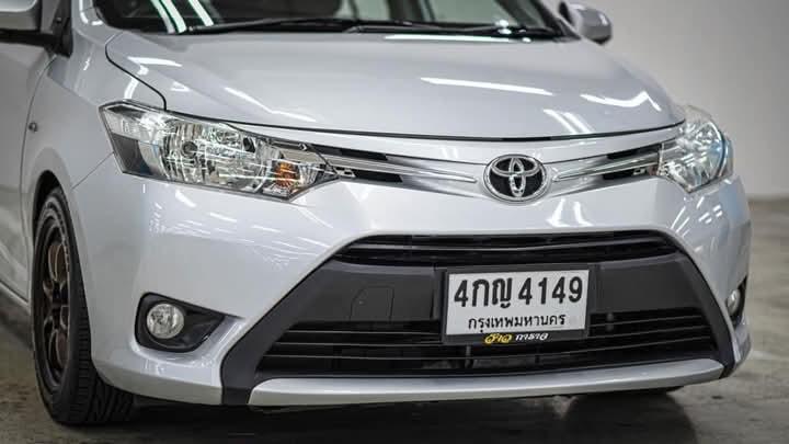 Toyota Vios สีขาวสวย 7