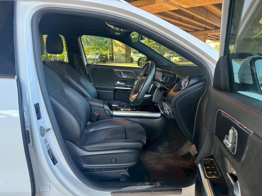 - 2021 Mercedes-Benz GLA200 1.3 AMG W247 เพียง1,059,000บาท เบนซิล เทอโบ 1,337CC 163แรงม้า รูปย่อยที่ 4