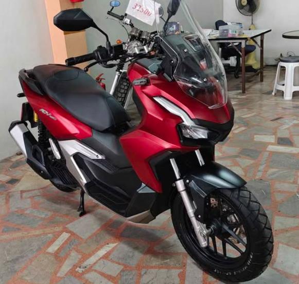 ปล่อยขาย Honda ADV160 สีแดง  5