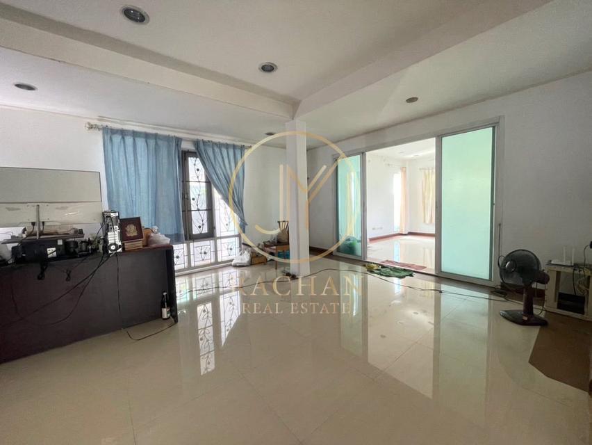 B69-302 ขายด่วน บ้านเดี่ยว 2 ชั้น หลังมุม หมู่บ้านลัดดารมย์ รัตนาธิเบศร์ เนื้อที่ 89 ตร.ว พื้นที่ใช้สอย 300 ตร.ม 4 ห้องนอน 3 ห้องน้ำ 1 ห้องครัว 11