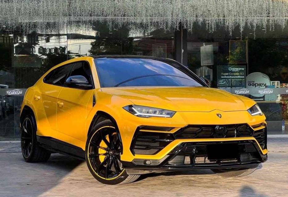 Lamborghini Urus 2021 สีเหลือง