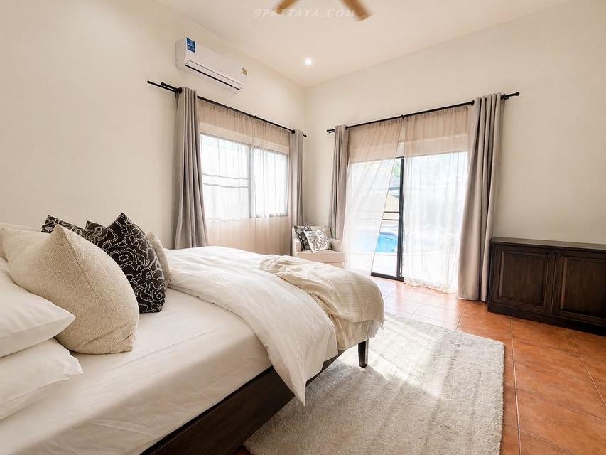 For Rent — Executive Pool Villa at Laurel Park, East PattayaLuxury private pool villa in Laurel Park, East Pattaya. Spacious, private รูปที่ 9