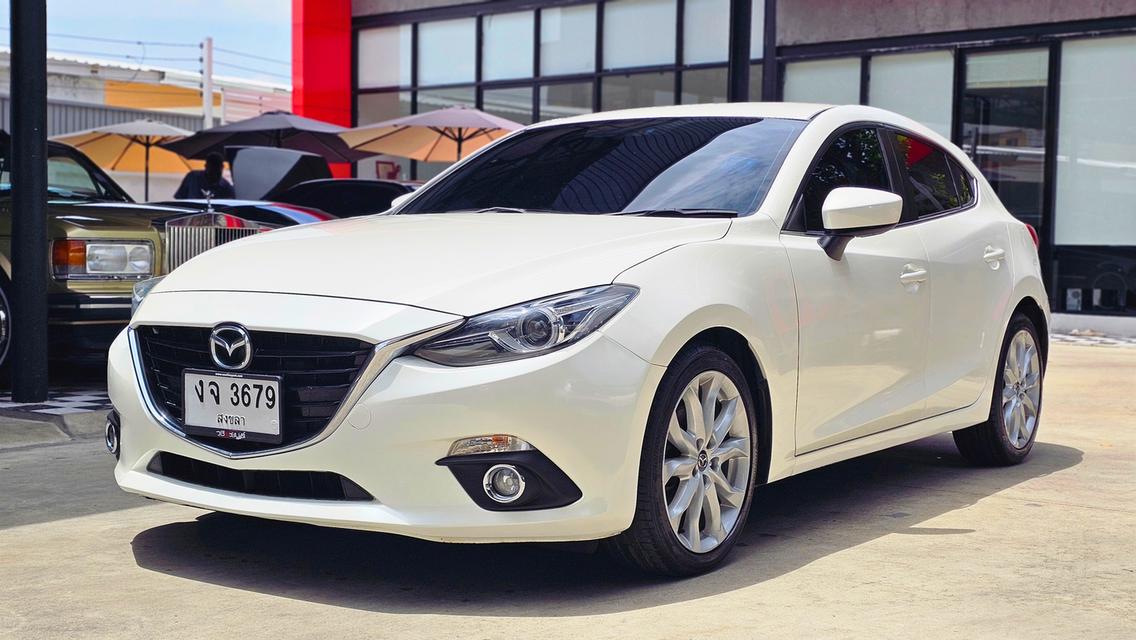 ขายรถ mazda3 2.0S Hatchback ปี 2015 สีขาว เกียร์ออโต้