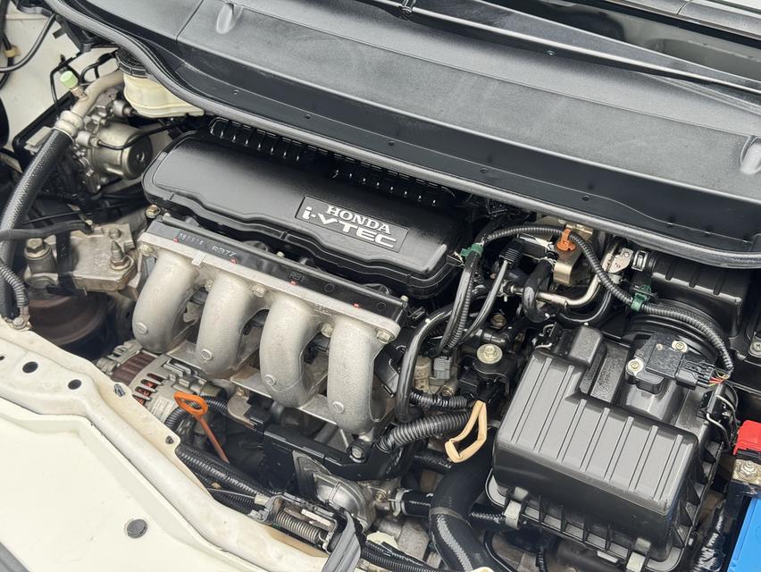 HONDA JAZZ GE AUTO TOP SV IVTEC 18