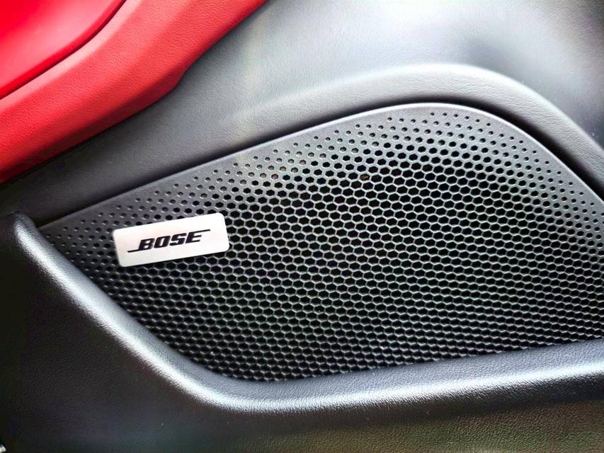 รหัสรถ KPV9384 2021 Porsche Taycan 4S สีเทา ภายในแดง 10