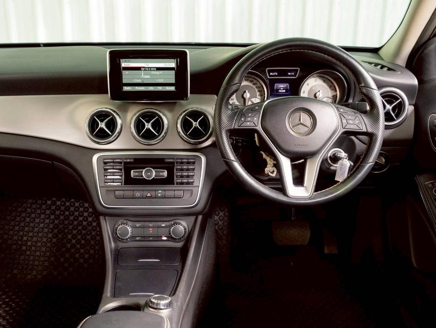 ขาย Benz Gla200 1.6Urban ปี14 12
