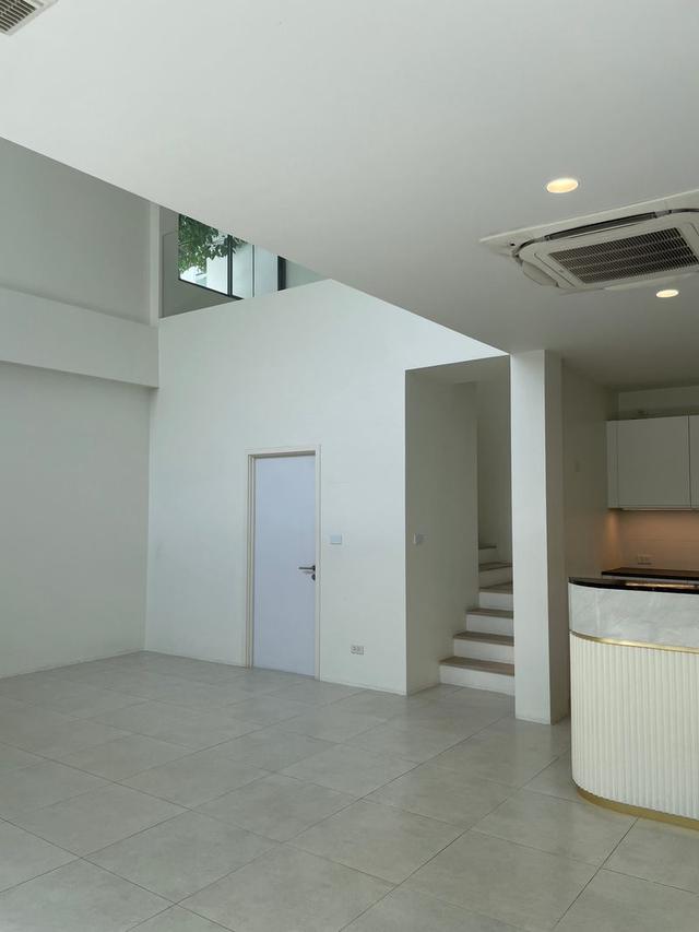 Home Office for Rent** **ARKIN Vibhavadi – Near Don Mueang Airport** Home Office ติดถนนวิภาวดี เพียง **50 เมตร** 7