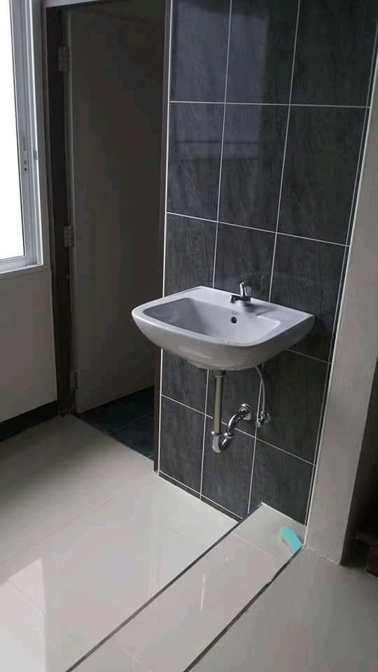 ขายด่วน! อาคารพาณิชย์ 3 ชั้นครึ่ง ทำเลทองใกล้ตลาด เดินจากปากซอยไม่ถึง 50 เมตร นวมินทร์ 75 4