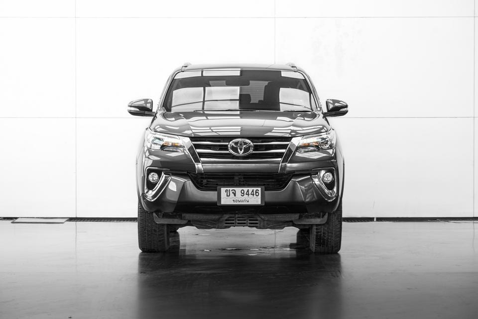 2016 TOYOTA FORTUNER 2.4 V 4WD SUV สีเทา ไมล์ 87553 กม.
