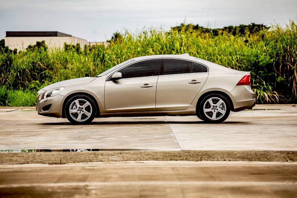 Volvo S60 S ปี 2014 รถสวย สมรรถนะเยี่ยม คุ้มเกินราคา 7