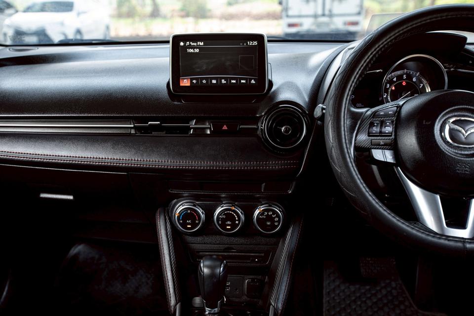 Mazda2 1.3 HighPlus Sport ปี 2016 สีแดง 17