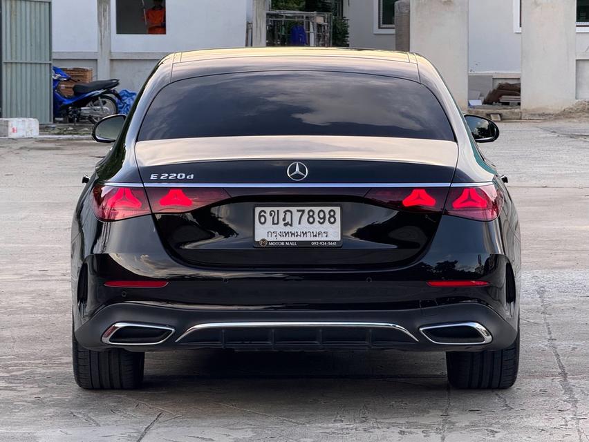 Mercedes-Benz E220d AMG Lineปี 2024 สีดำ เลขไมล์ 30,000 กม.💰ราคา 2,750,000 บาท📍Warranty: หมด 30/08/2027 รูปที่ 5