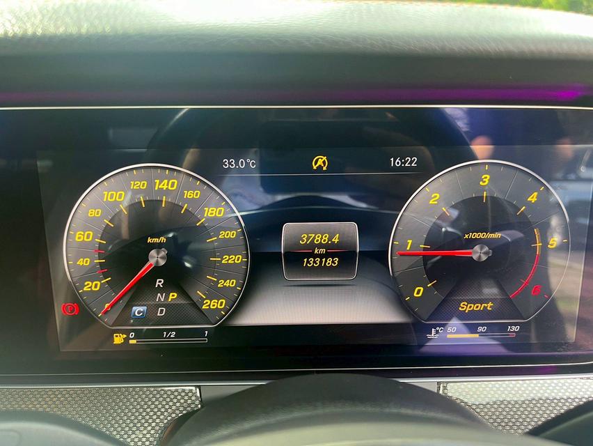 รถเข้าใหม่! MERCEDES-BENZ E220d AMG Dynamic ปี 2016 (จดทะเบียน 2017) สีดำ 9