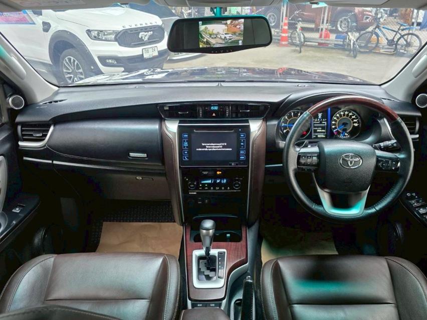 Toyota Fortuner 2.4V ปี16 10
