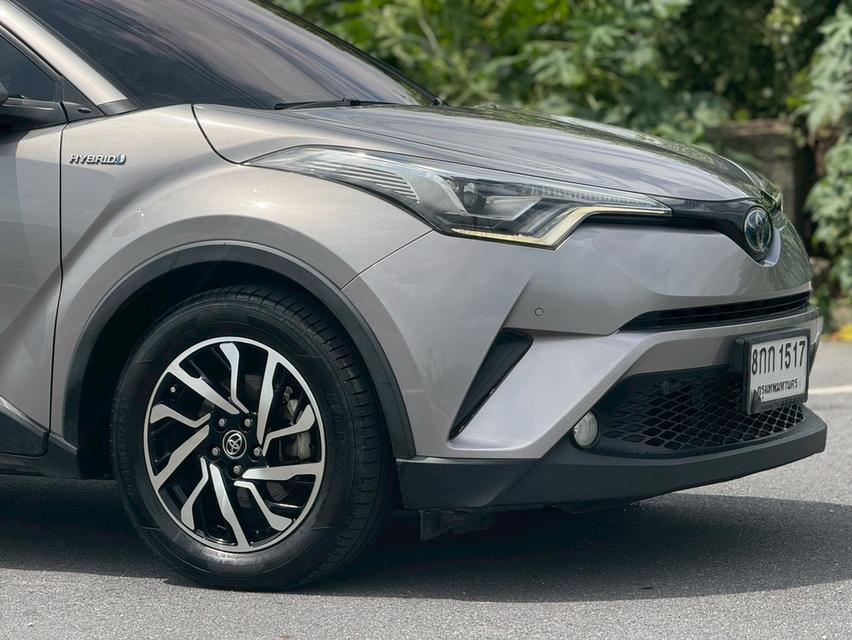 Toyota C-HR Hybrid  HV  TOP ปี 2018  สีเทา   ออโต้  สภาพเยี่ยม ป้ายแดง มือเดียว 5