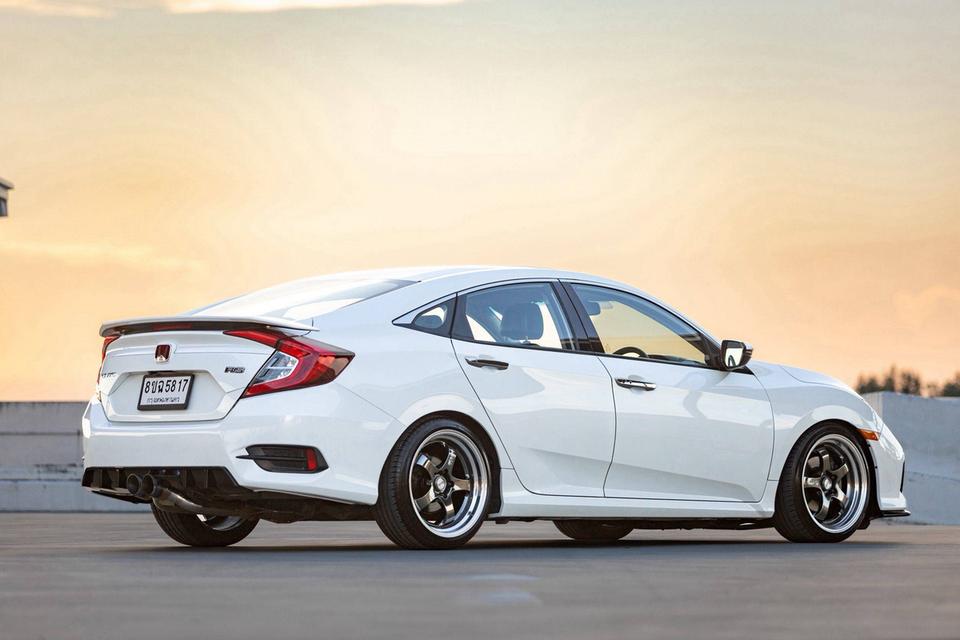 รถบ้านหน้าเดิมหลังเดิม Civic RS Turbo แต่งหล่อทั้งคัน ฟรีดาวน์Civic RS Turbo 2016 รูปที่ 7