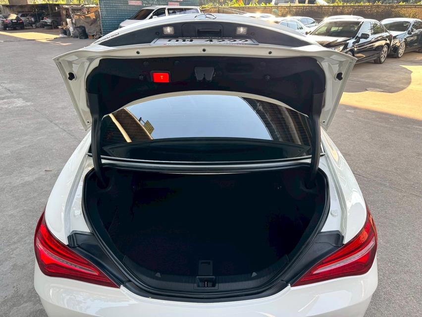 ขายรถ Benz CLA 250 AMG Facelift W117 ปี 2018 สีขาว เกียร์ออโต้ รูปที่ 19