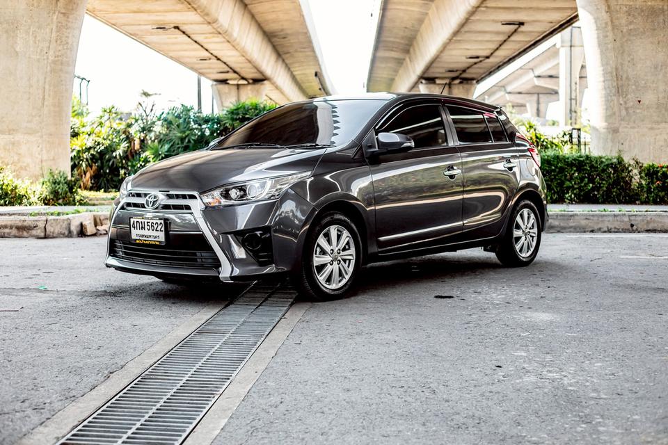 Toyota Yaris 1.2G ปุ่มสตาท์ ปี 2015 สีเทา มือเดียวป้าย
