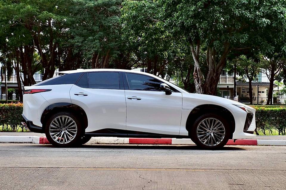 Lexus RZ450e Premium ปี 2024 รถหรูสภาพใหม่ ถูกกว่าป้ายแดงเป็นล้าน รูปที่ 3