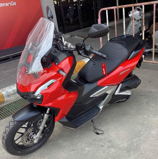 Honda ADV160 ปี 2024 รถใหม่สีแดงสภาพสวย 3