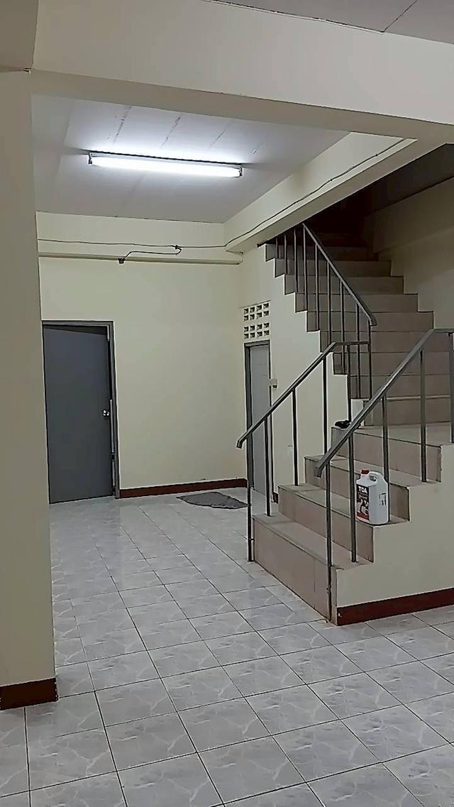 ขายอาคารพาณิชย์ 3 ชั้น 2 คูหาติดกัน อ.กบินทร์บุรี ปราจีนบุรี ติดถนนสุวรรณศร 6