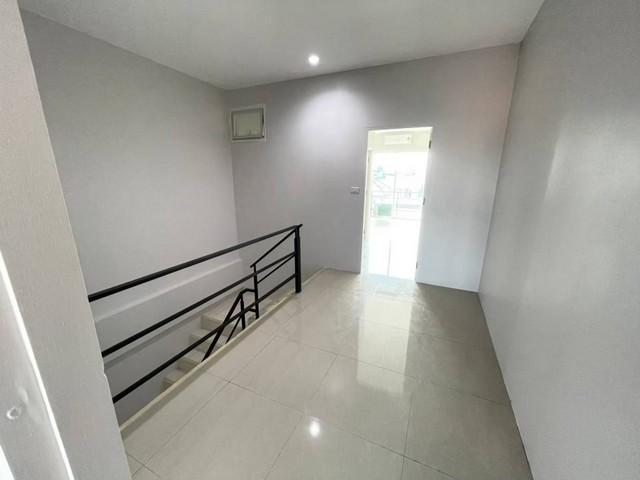 ให้เช่าทาวน์โฮม 3 ชั้น 20 ตร.ว. หมู่บ้านสัมมากร ซอยรามคำแหง112 ใกล้ BTS สัมมากร 5