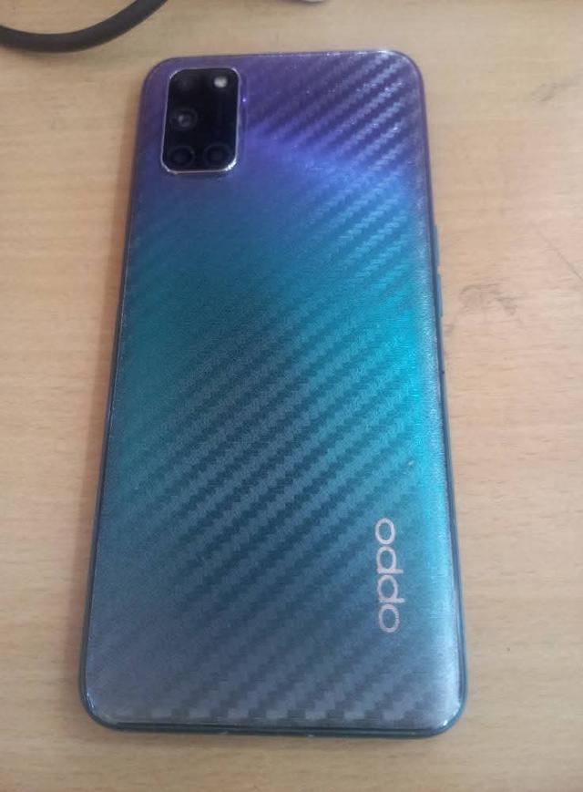 ขายมือถือ oppo A92 แรม 8 รอม 128 gbของแท้ สภาพดี ใช้งานปกติหน้าจอไม่มีรอยร้าว แต่ใช้งานปกติ แถมเคสกับฟิมราคา 2950 บาท โอนเงินหรือเก็บเงินปลายทาง