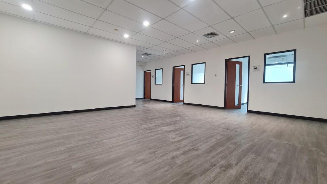 พื้นที่สำนักงานให้เช่า - Permpoom Building / อาคารเพิ่มภูมิ ตกแต่งพร้อมอยู่ ** ทำเลดีมาก:** ตั้งอยู่ในซอยสุขุมวิท 87 ใกล้ BTS อ่อนนุช (E9) 5