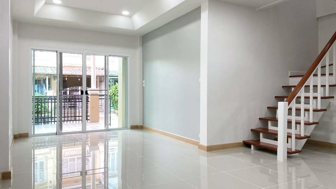 ขาย ทาวน์เฮ้าส์ ตกแต่งใหม่ บ้านบุศรินทร์ บ้านกล้วย ไทรน้อย หลังริม 6
