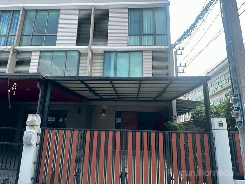 ขายทาวน์โฮม หลังริม พาทิโอ อ่อนนุช มอเตอร์เวย์ เนื้อที่ 28.2 ตรว 3ห้องนอน 3ห้องน้ำ บ้านบิวอิน เฟอร์พร้อมอยู่ - ghd000779 1