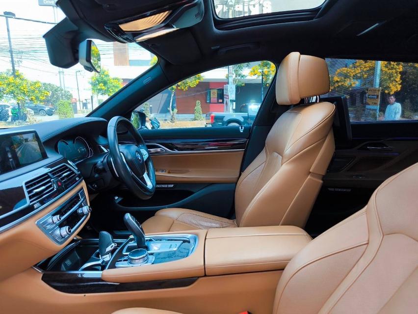 รหัสรถ KPV7414 2017 BMW 740li Limousine สีดำ 13