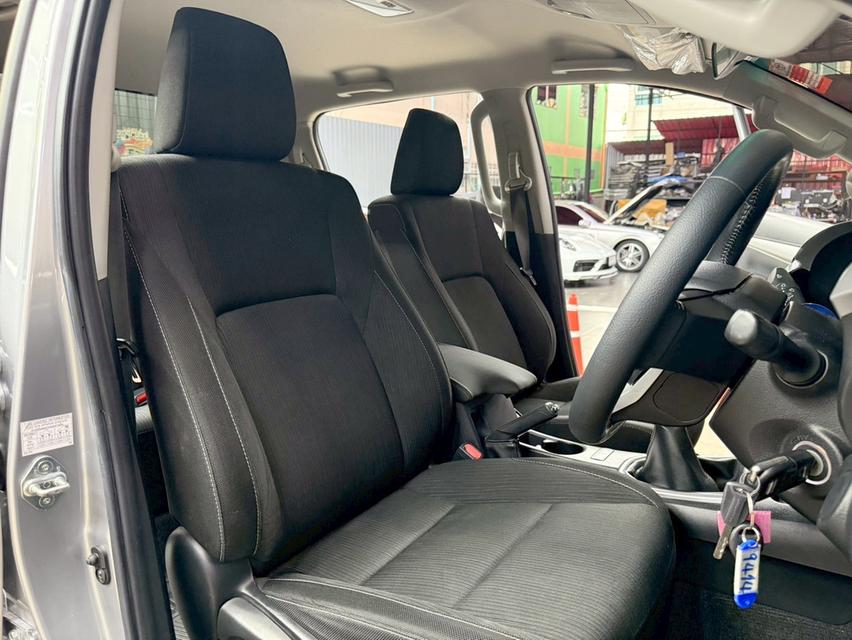 TOYOTA REVO 2.4 E PLUS 4WD DOUBLECAB ปี 2020  12