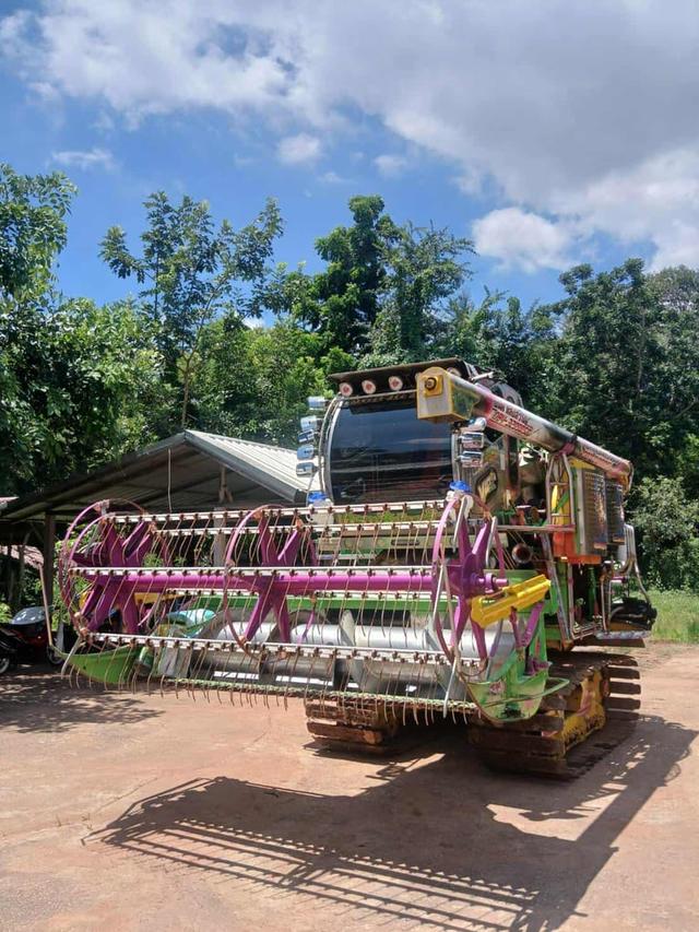 รถเกี่ยวข้าว ตู้แอร์ ปี2024 สภาพใหม่ เจ้าของขายเอง 2