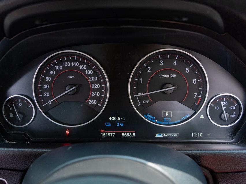 BMW 330e M SPORT | ปี 2017 (พร้อมทะเบียนสวย)มือสอง รูปที่ 13