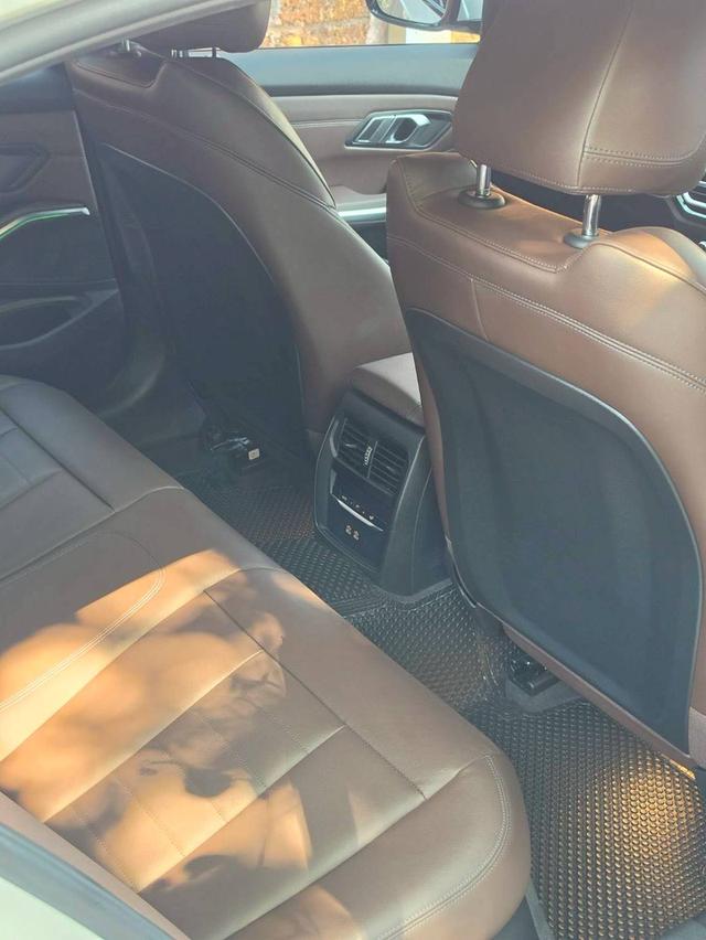 BMW 320d M sport lci ปี2024 แท้สวยจัดๆ รถมือเดียวป้ายแดง ประวัติครบๆ ไมล์เพียง 40,000 km เท่านั้น Bsi / Bri ถึง 06/2029 รูปที่ 19