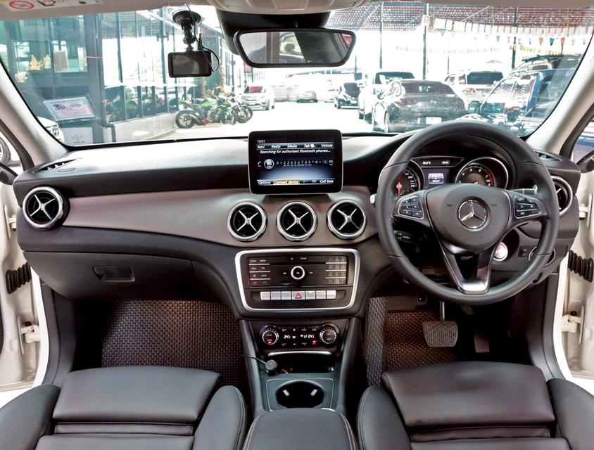 MERCEDES-BENZ GLA200 W156 1.6 Urban ปี 2019 6