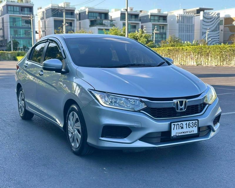 Honda City 1.5S เกียร์ Auto สีเทา ปี2018 4