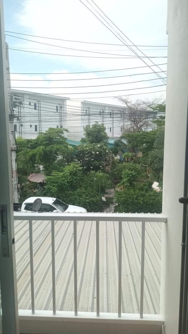 ทาวน์โฮม2ชั้น หน้าบ้านติดสวน 2นอน 2 น้ำ 1ครัว 1 จอดรถ 9