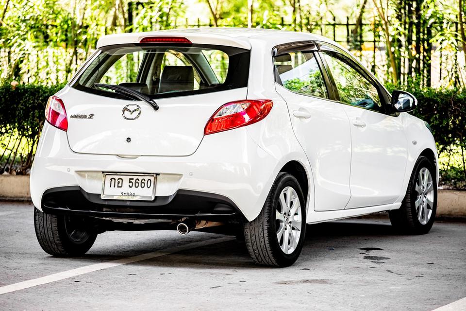 Mazda2 1.5 Groove Sport ปี 2010 สีขาว  8