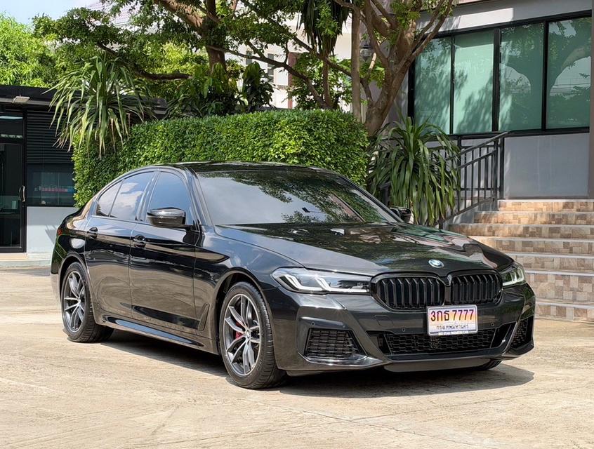 2023 BMW 520D MSPORT LCI รถมือเดียวป้ายแดง รถวิ่งน้อย เข้าศูนย์ตลอด รถไม่มีอุบัติเหตุครับ รถยังมี BSI กับ WARRANTY เหลือ