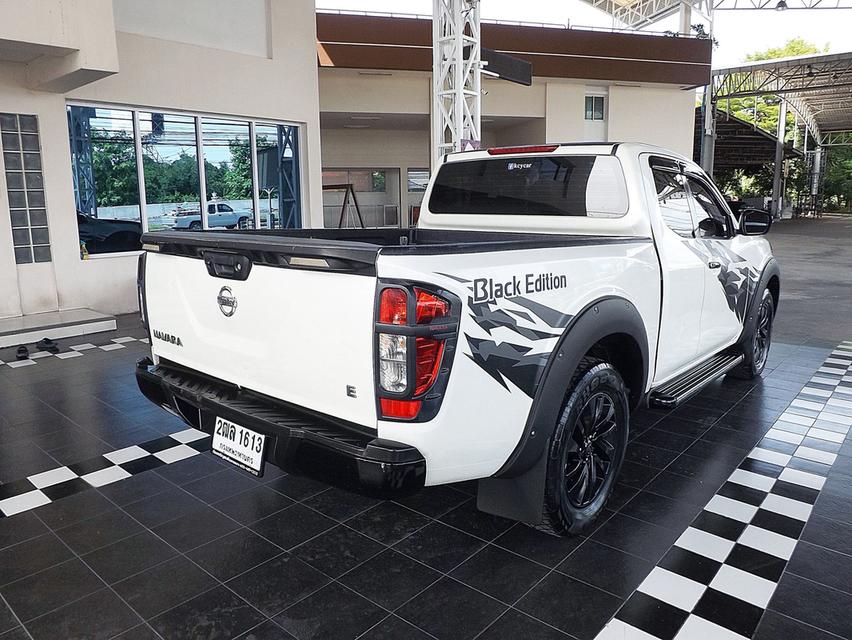 (แจ้งรหัสรถ KCY1613) NISSAN NAVARA NP300 KING CAB CALIBRE 2.5 E BLACK EDITION เกียร์ธรรมดา ปี 2019 ขาว-ดำ รูปที่ 7
