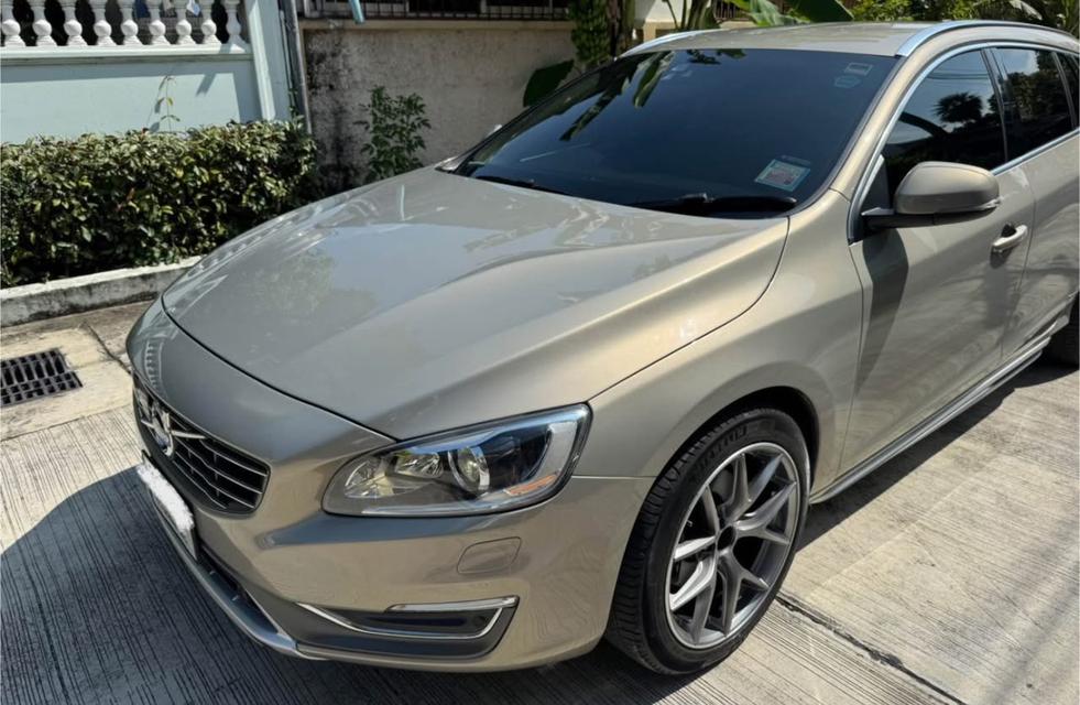 Volvo V60 ปี 2015 2