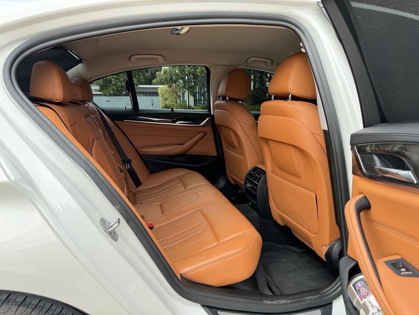 BMW 520d Sport (G30) ปี 2018 รูปที่ 14