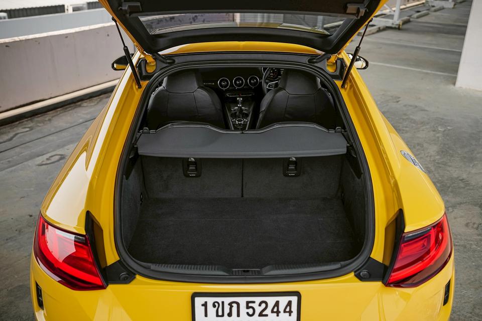 Audi TT Coupé 45 TFSI quattro S-line ปี 2019 สีเหลือง Vegas Yellow Solid= รูปที่ 16