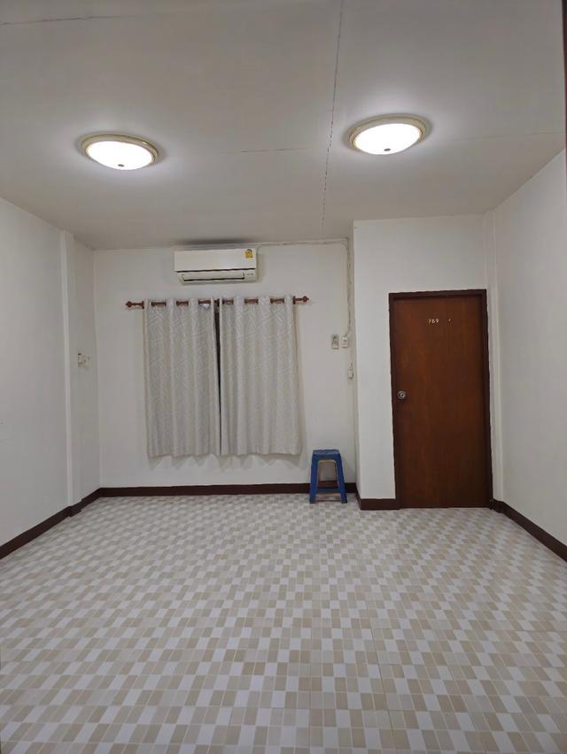 ทาวเฮ้าส์2ชั้น หมู่บ้านสินทวี ซ.โรงพยาบาลบางมด ถ.พระราม2 ซอย43 4