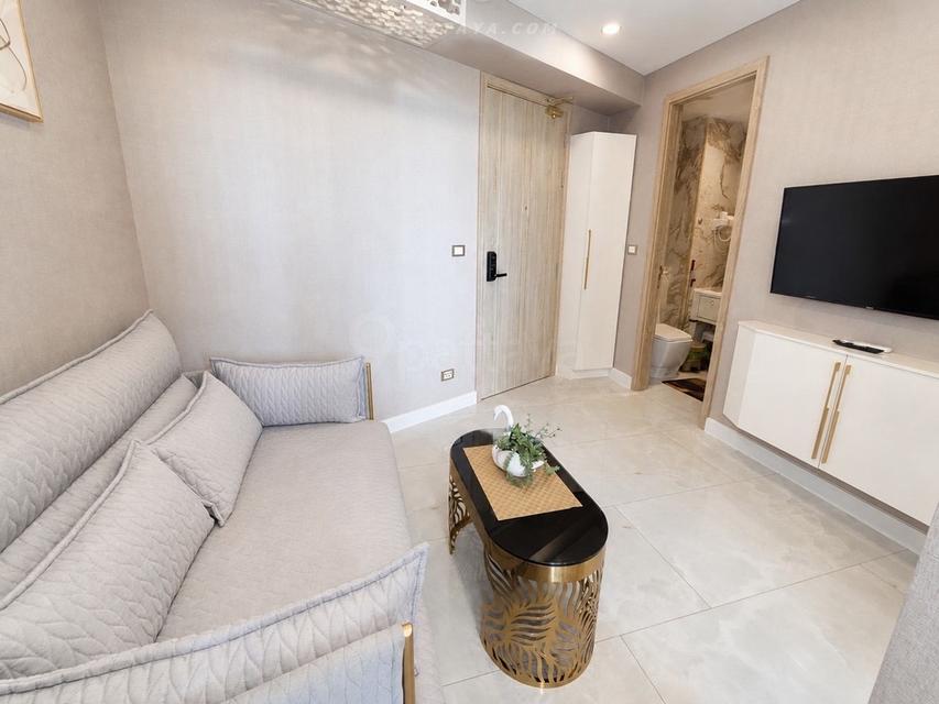 Urgent Sale — 1-Bedroom Condo at Copacabana JomtienUrgent sale at Copacabana Jomtien, a luxury beachfront condominium in Jomtien. Multiple high-floor 5