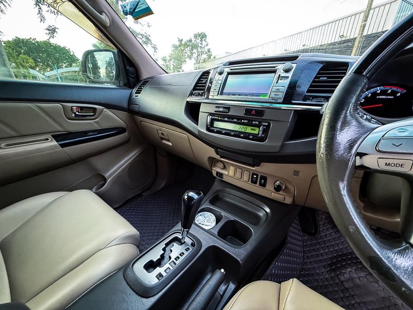 Toyota Fortuner 3.0TRD ปี12 10