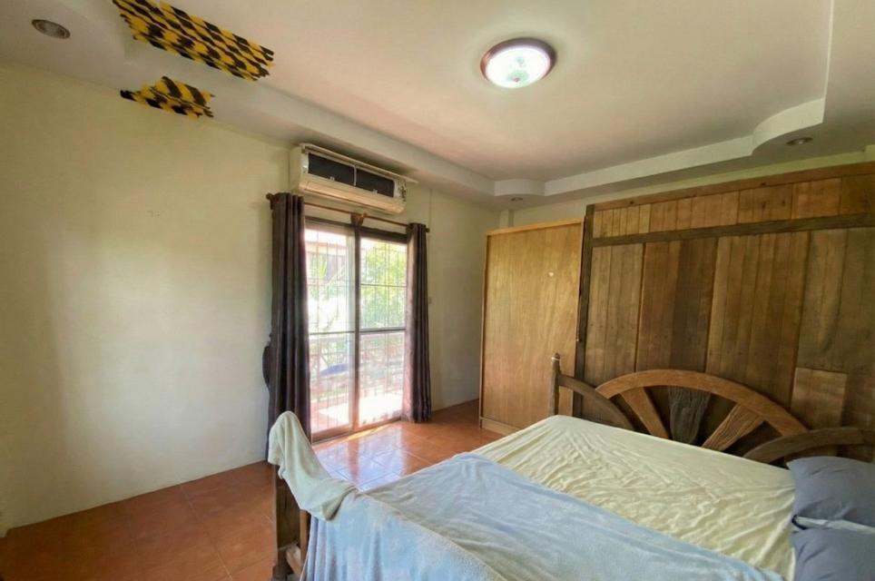 ขายบ้านเดี่ยวยกสูง 1 หลัง และ เรือนไทยเล็ก 1 หลัง 129.8 ตร.ว. ใกล้ ม.รัตนาธานี 4