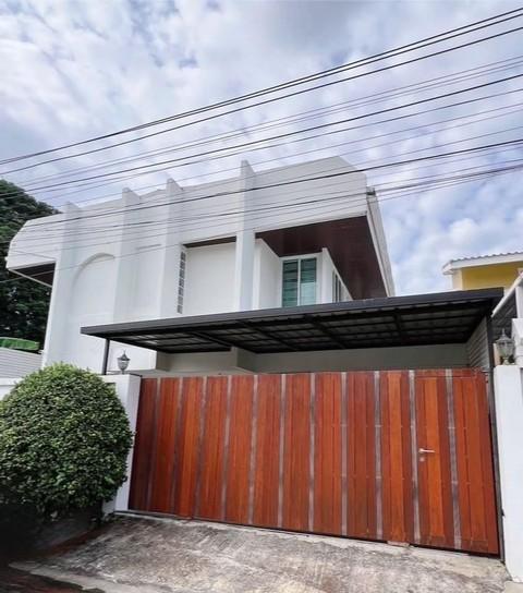ขาย บ้านเดี่ยว 2 ชั้น รีโนเวทใหม่ทั้งหลัง ถนนวิภาวดี 16 ซ.โชคชัยร่วมมิตร 